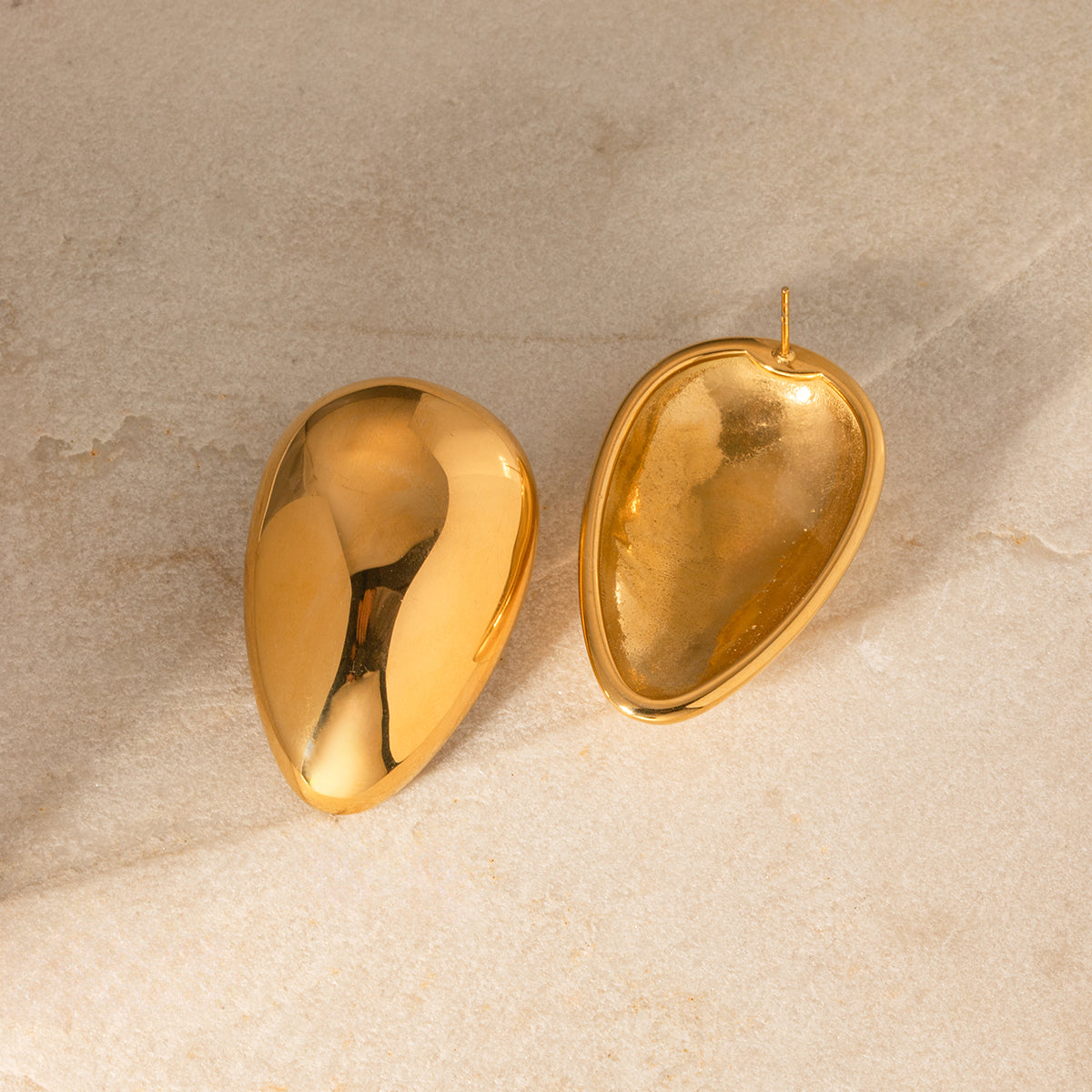 18k Oval Earrings